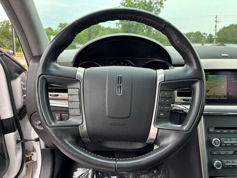 Used 2010 Lincoln MKZ FWD image 19