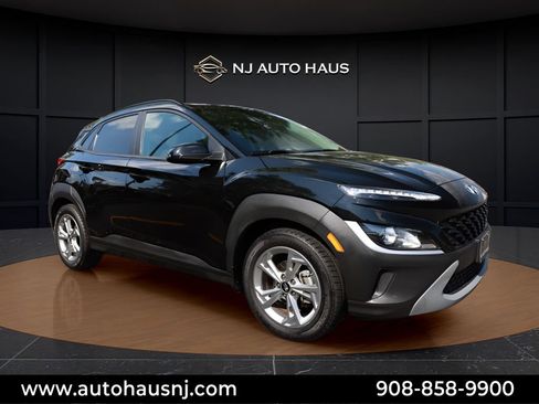 Used 2022 Hyundai Kona SEL w/ Cargo Package FWD image 1