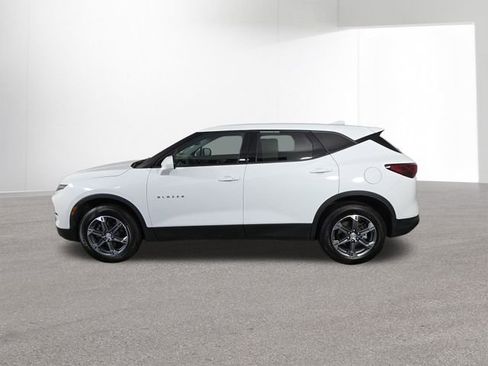 Used 2025 Chevrolet Blazer LT AWD/4WD image 14