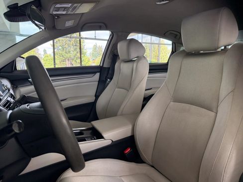 Used 2018 Honda Accord LX image 16