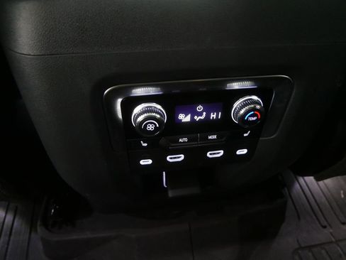 Used 2021 GMC Yukon Denali w/ Denali Ultimate Package image 23