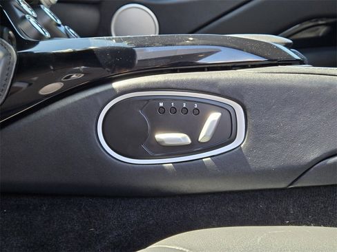 Used 2022 Aston Martin V8 Vantage Coupe image 29