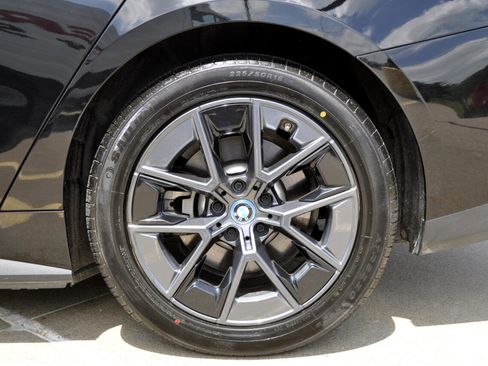 Used 2024 BMW i4 xDrive40i image 5