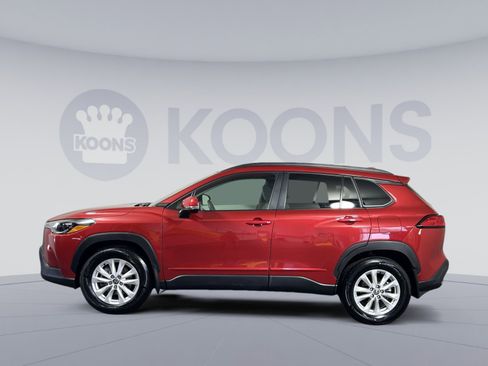 Used 2023 Toyota Corolla Cross LE w/ Moonroof Package AWD/4WD image 7