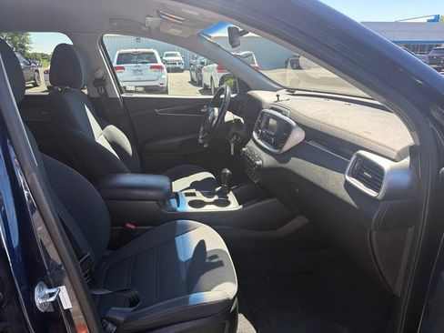 Used 2016 Kia Sorento AWD w/ LX Convenience Package image 9