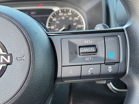 Used 2023 Nissan Rogue SV FWD image 14