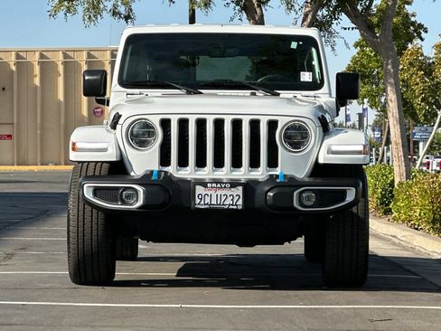 Used 2022 Jeep Wrangler Unlimited Sahara AWD/4WD image 11