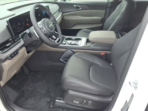 New 2026 Kia Carnival EX image 5