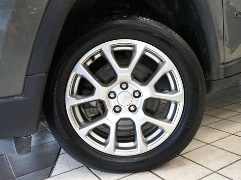 Used 2023 Jeep Compass Latitude AWD/4WD image 48
