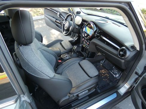 Used 2022 MINI Cooper SE image 23