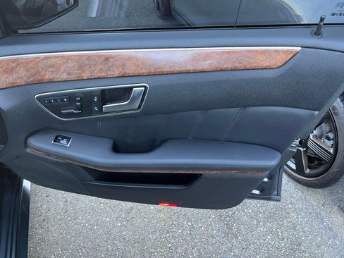 Used 2013 Mercedes-Benz E 350 Sedan image 24