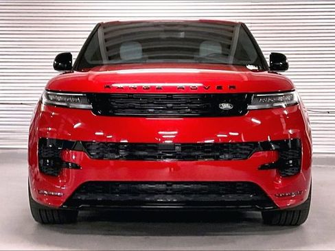 Used 2025 Land Rover Range Rover Sport Dynamic SE image 2