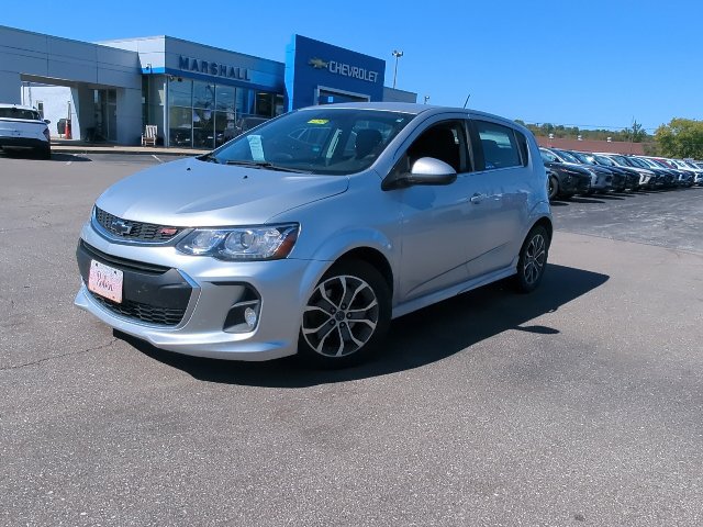 Used 2019 Chevrolet Sonic LT w/ Convenience Package FWD image 3