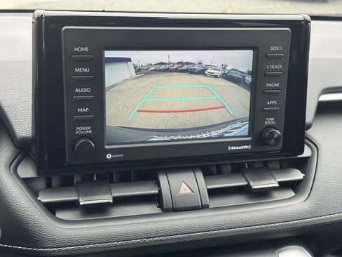Used 2020 Toyota RAV4 XLE image 18