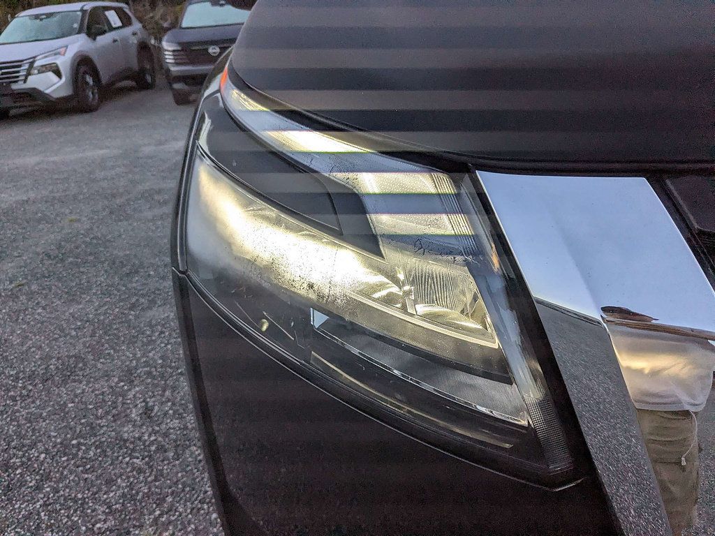 Used 2025 Nissan Pathfinder SV FWD image 11