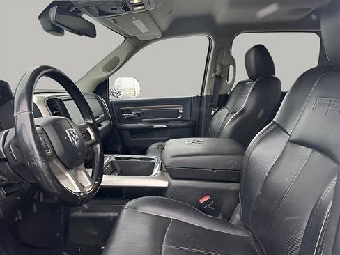 Used 2017 RAM 1500 Laramie w/ Convenience Group AWD/4WD image 8