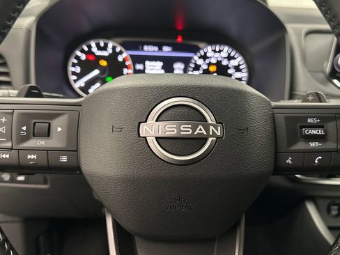 Used 2025 Nissan Rogue SV AWD/4WD image 16