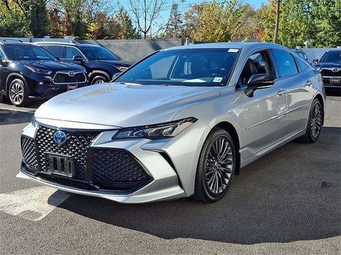 Certified 2021 Toyota Avalon XSE image 3