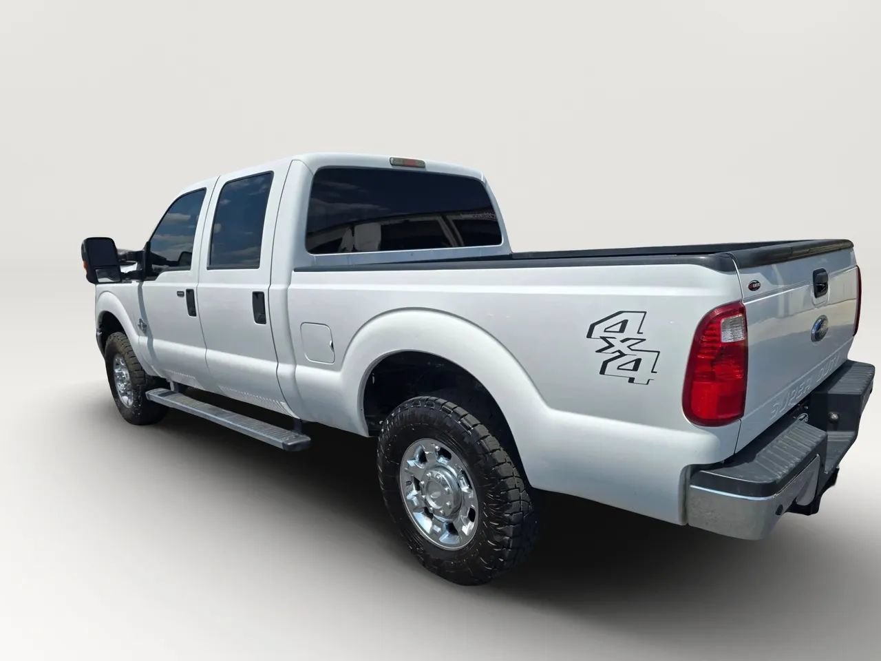 Used 2013 Ford F250 XLT w/ Chrome Pkg AWD/4WD image 3