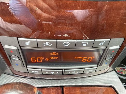 Used 2007 Cadillac XLR RWD image 24