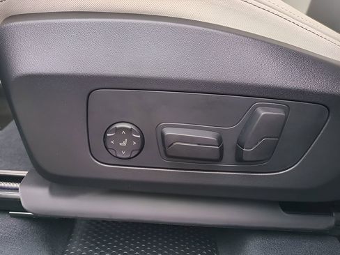 New 2026 BMW X1 xDrive28i w/ Technology Package image 19