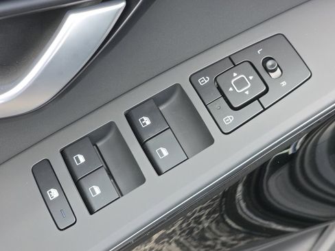 New 2025 Kia Niro EX image 16