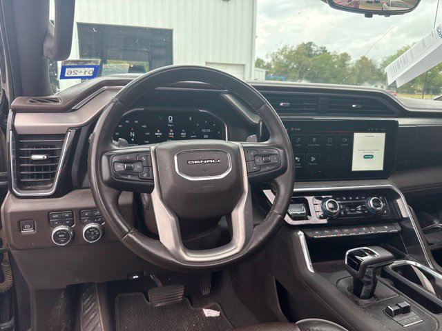 Used 2023 GMC Sierra 1500 Denali w/ Denali Reserve Package AWD/4WD image 9