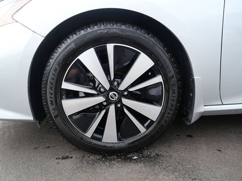 Used 2021 Nissan Altima 2.5 SV w/ SV Premium Package FWD image 31