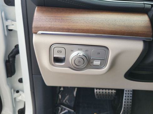 New 2026 Mercedes-Benz GLS 450 4MATIC image 25