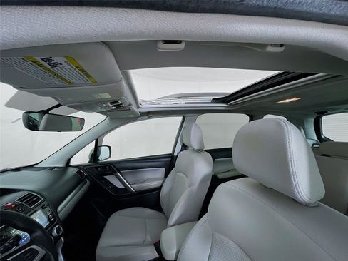 Used 2017 Subaru Forester 2.5i Premium w/ All-Weather Package image 12