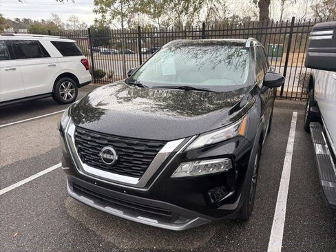 Used 2023 Nissan Rogue SL w/ SL Premium Package image 6