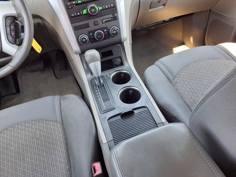Used 2012 Chevrolet Traverse LS FWD image 9