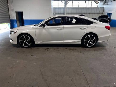 Used 2021 Honda Accord Sport image 6