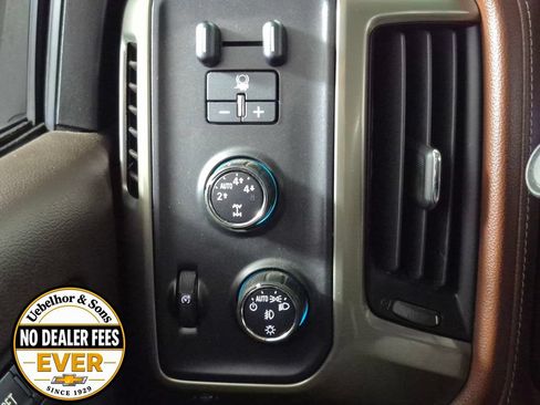 Used 2014 Chevrolet Silverado 1500 High Country w/ High Country Premium Package AWD/4WD image 18