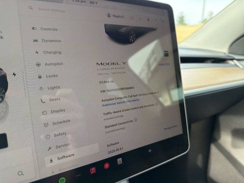 Used 2024 Tesla Model Y Long Range AWD/4WD image 26
