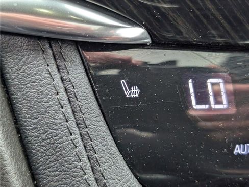 Used 2022 Cadillac XT6 Premium Luxury image 28