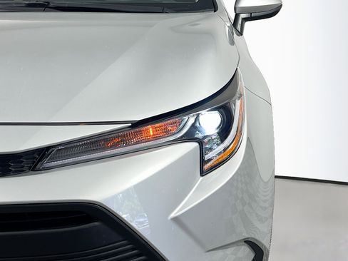 Used 2025 Toyota Corolla LE FWD image 12