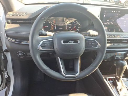 Used 2022 Jeep Compass Latitude FWD image 7