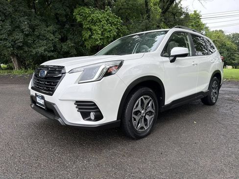 Certified 2023 Subaru Forester Premium AWD/4WD image 4