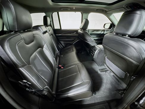 Used 2023 Jeep Grand Cherokee 30th Anniversary image 27