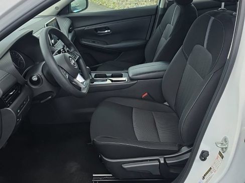 Used 2025 Nissan Sentra SV FWD image 10