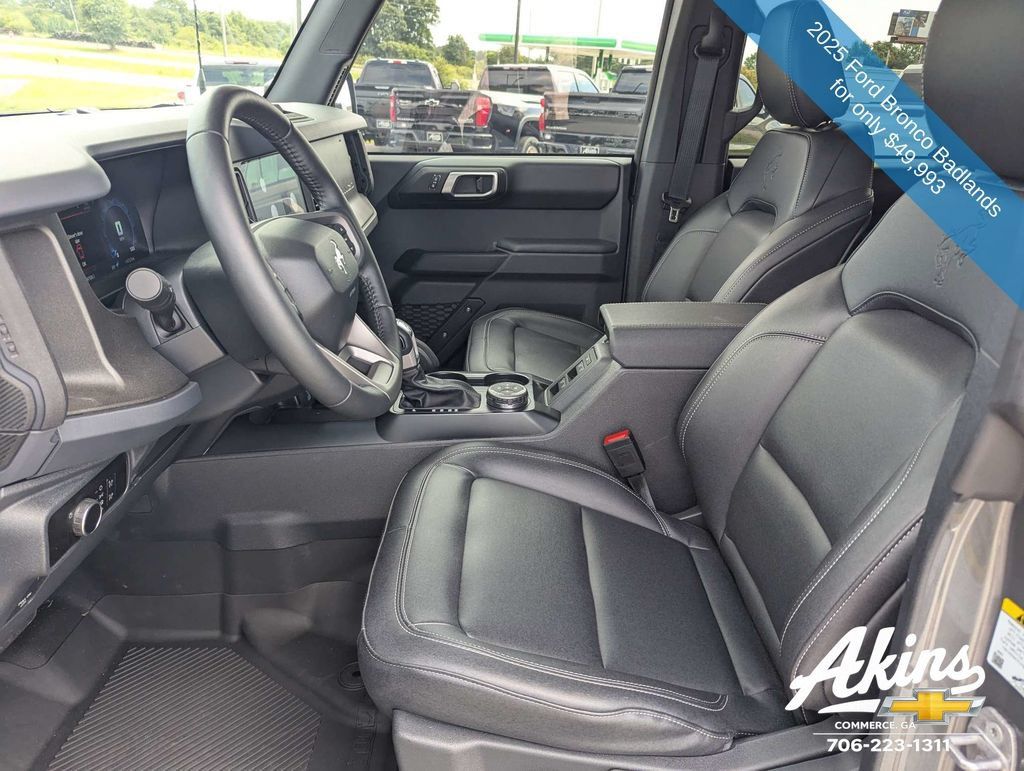 Used 2025 Ford Bronco Badlands AWD/4WD image 21