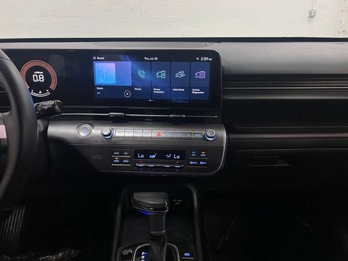 Used 2025 Hyundai Kona SEL FWD image 18