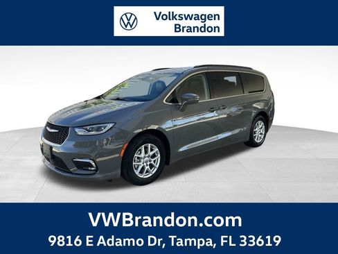 Used 2022 Chrysler Pacifica Touring-L image 1