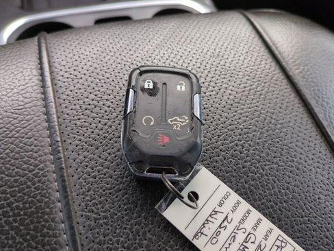 Used 2023 GMC Sierra 2500 Denali w/ Denali Ultimate Package image 30