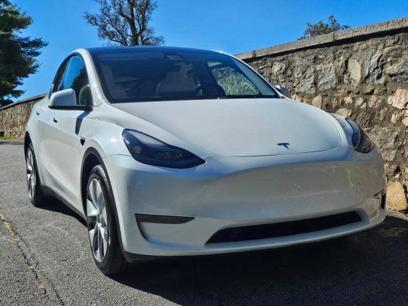 Used 2023 Tesla Model Y AWD image 12
