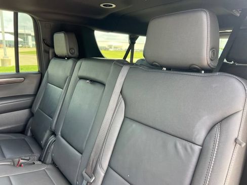 Used 2025 Chevrolet Suburban Z71 AWD/4WD image 10