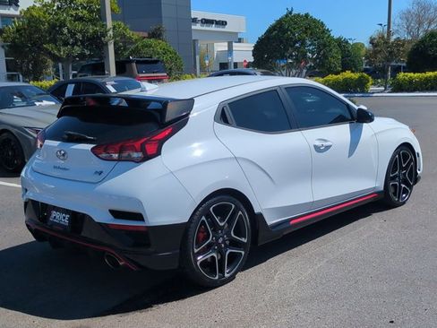 Used 2022 Hyundai Veloster N image 5