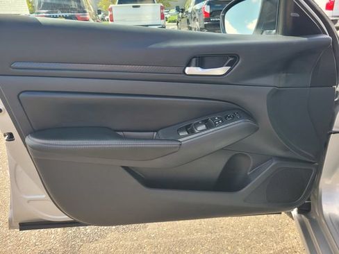 Certified 2025 Nissan Altima 2.5 SV FWD image 18