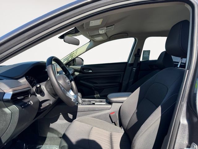 Used 2025 Nissan Altima 2.5 SV FWD image 9